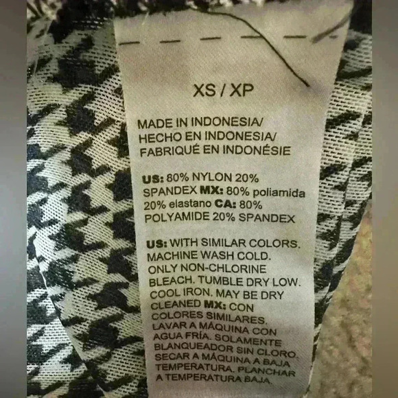 White House Black Market Sheer Houndstooth Turtleneck Top Size XS - Picture 7 of 7